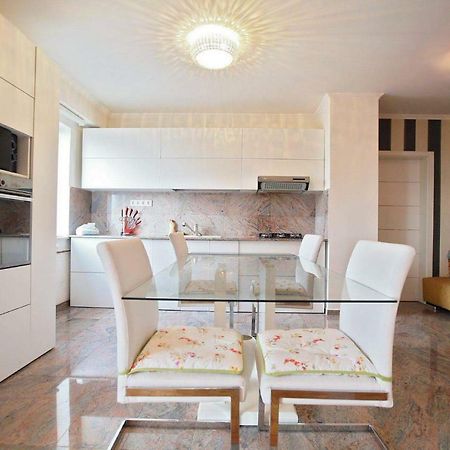 Apartamento Apartament Marc Oradea Exterior foto