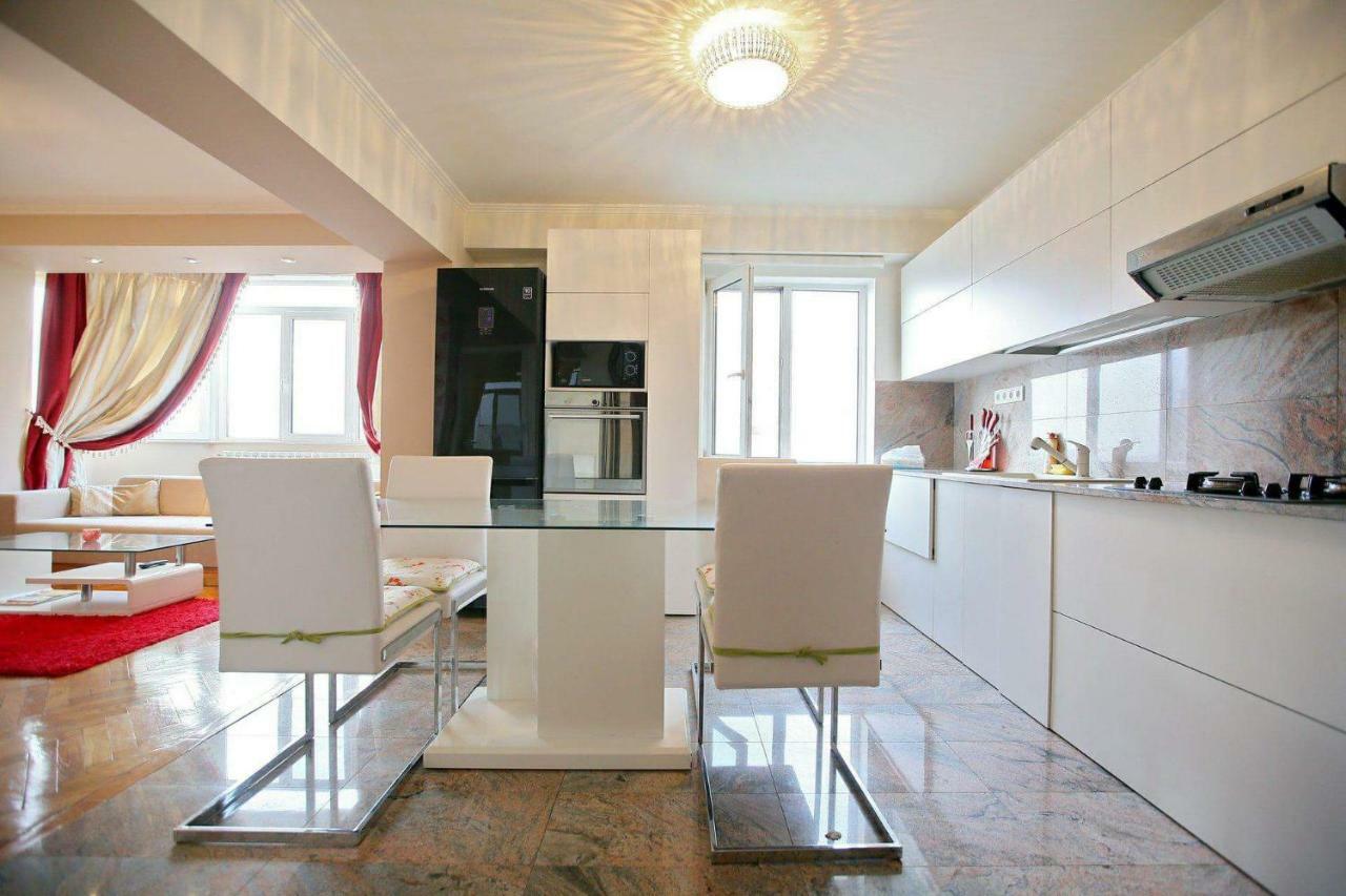 Apartamento Apartament Marc Oradea Exterior foto