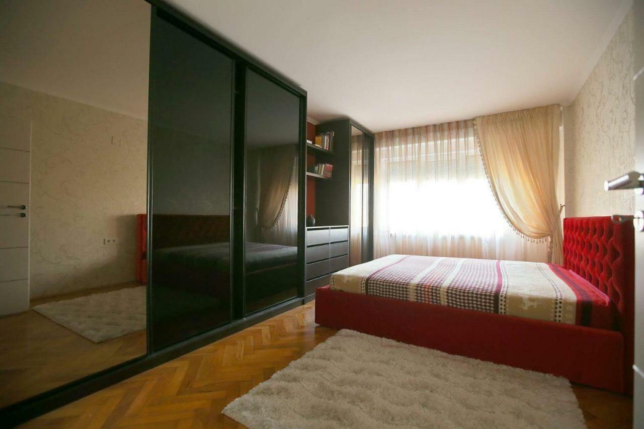Apartamento Apartament Marc Oradea Exterior foto